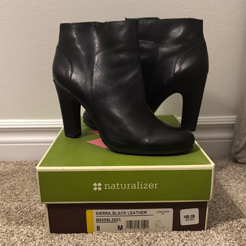 Naturalizer Black Heeled Boots with Chunky Heel